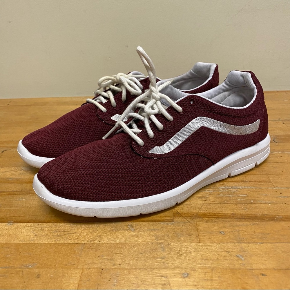 Vans Unisex Ultra Cush  Low Top Burgundy Sneakers  Size M7.5 / W9.0